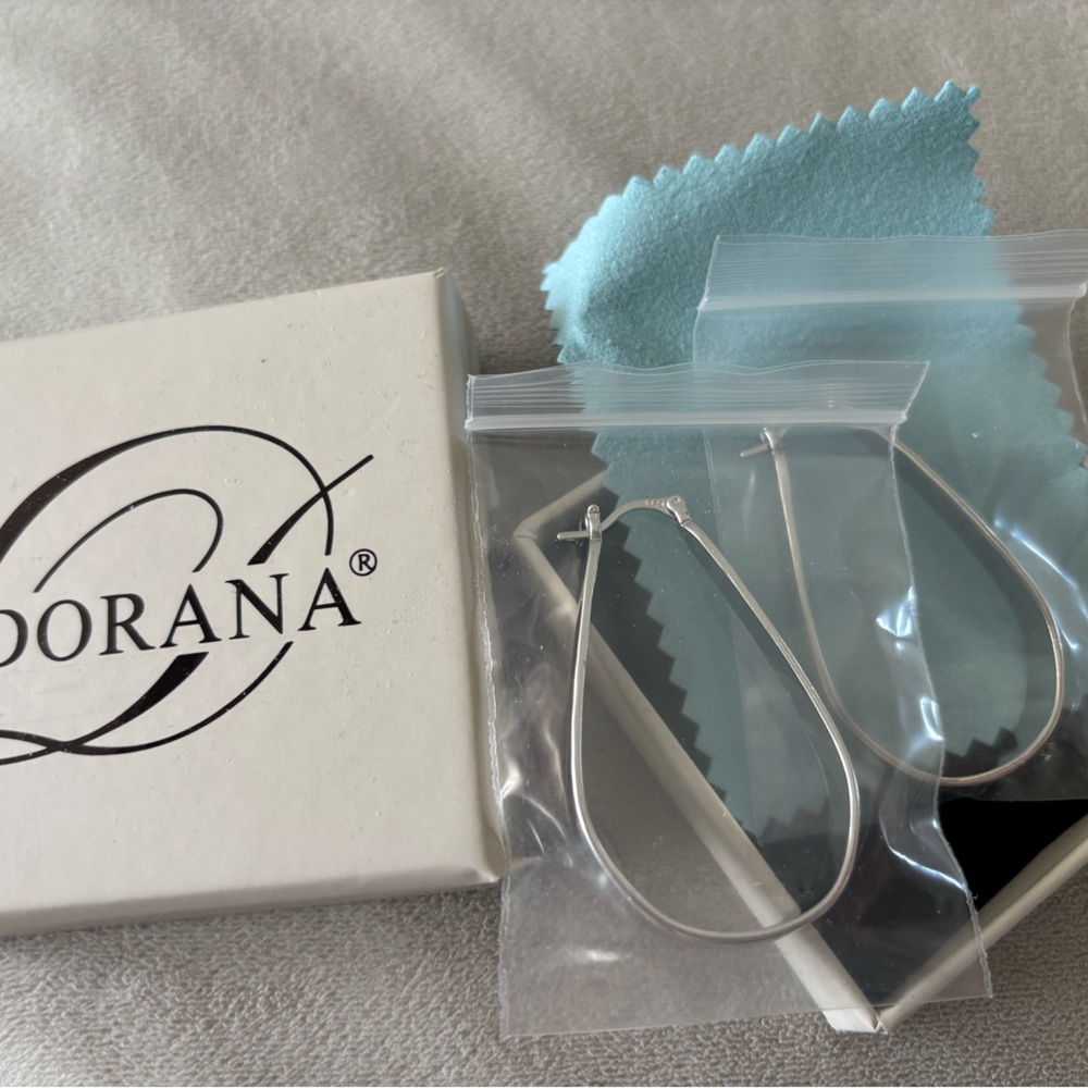 Dorana Silver Hoop Earrings